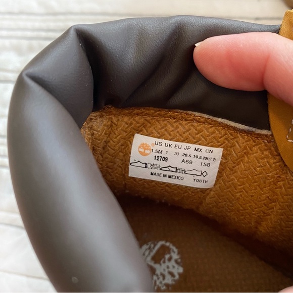 Timberland 6" Premium Waterproof Leather Boots Grade School Boys size 1.5 - Picture 5 of 6